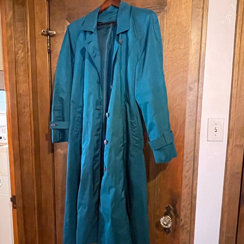 London Towne Chic VTG Trenchcoat & Liner / Iridescent Shiny Raincoat Trench Coat
